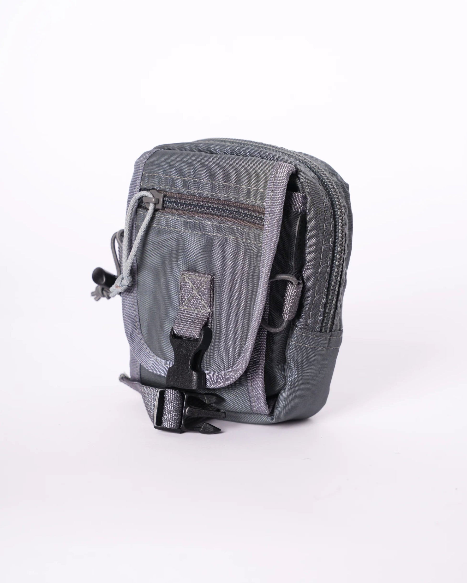 Multiaccesorios Delta Color Gris Básico